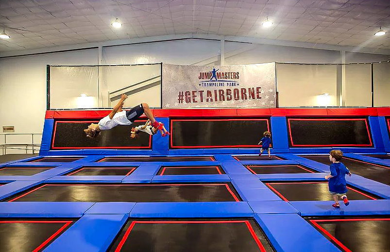 Jumpmasters OBX - trampoline room