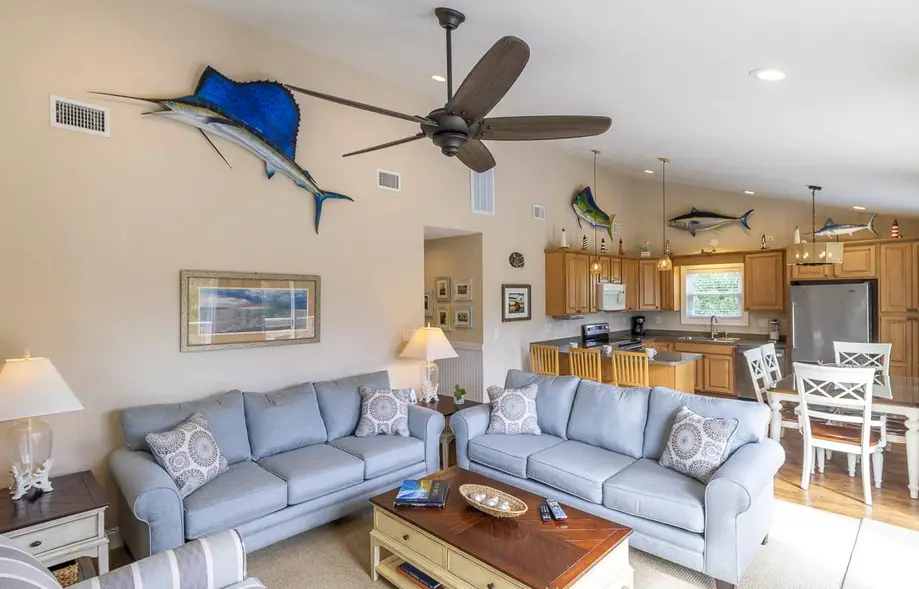 Hanchey's Hideaway 228-B