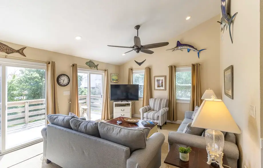 Hanchey's Hideaway 228-B
