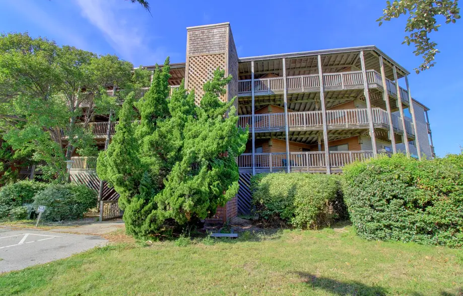 K9069 East of the Sun at Colony by the S...